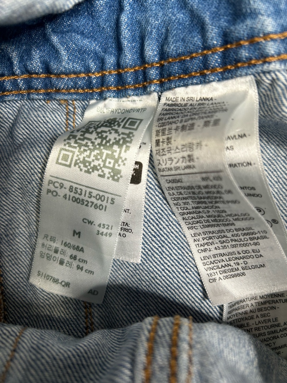 Levi’s Light Wash Straight Leg Denim Jean Overalls Women’s Size Medium - Picture 5 of 5